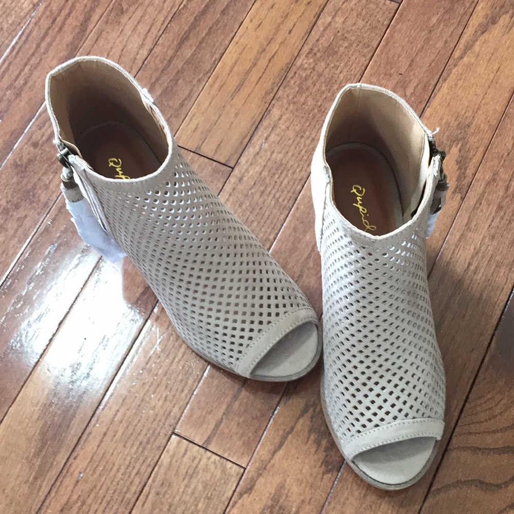 Open toe Heeled boots